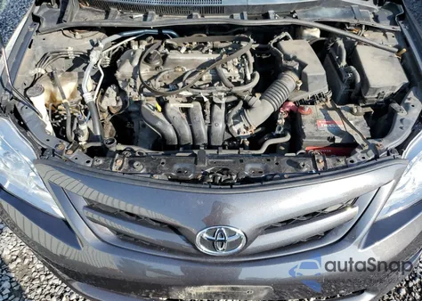 2013 Toyota Corolla Base z USA, uszkodzony, nr VIN 2T1BU4EE4DC112997